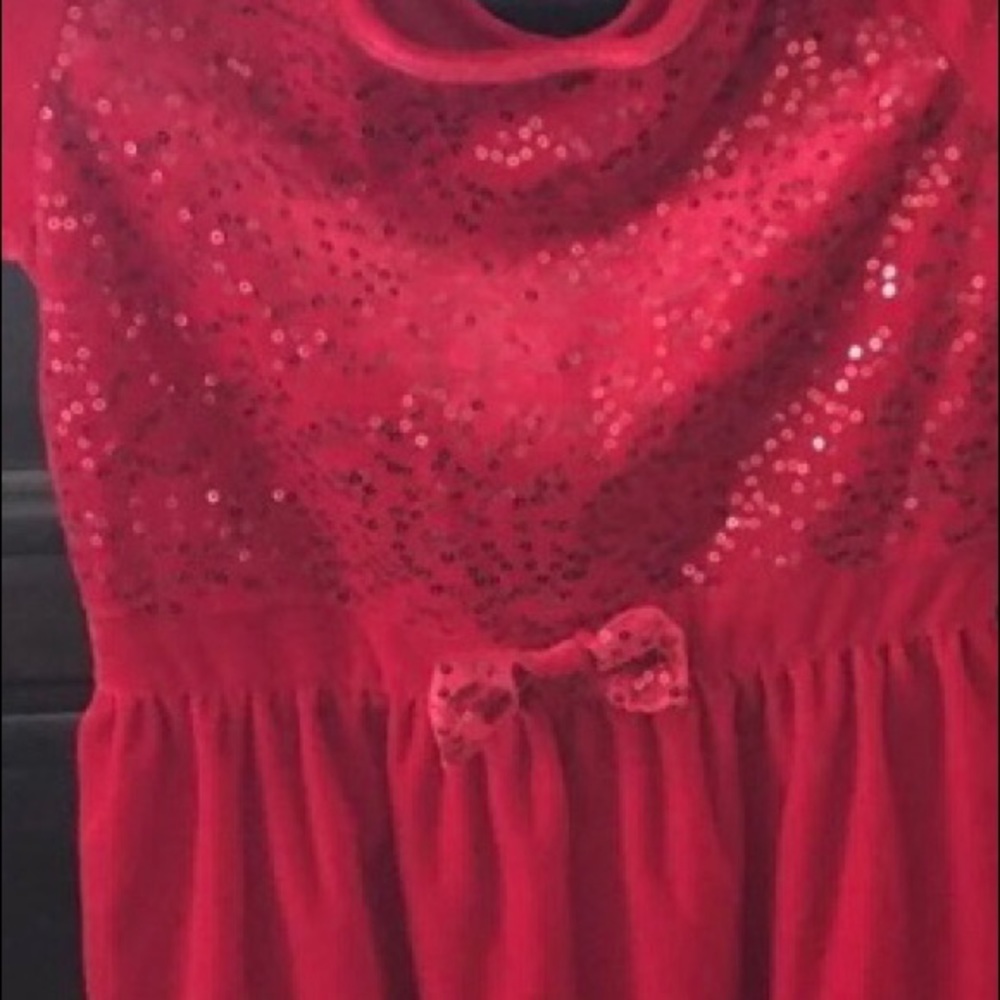 A beautiful dress like new.